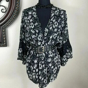 Hot Topic Black White Skulls and Roses Lace Kimono Coverup Robe Small Medium